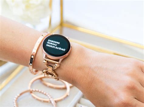 Women's Smartwatches & Bands .